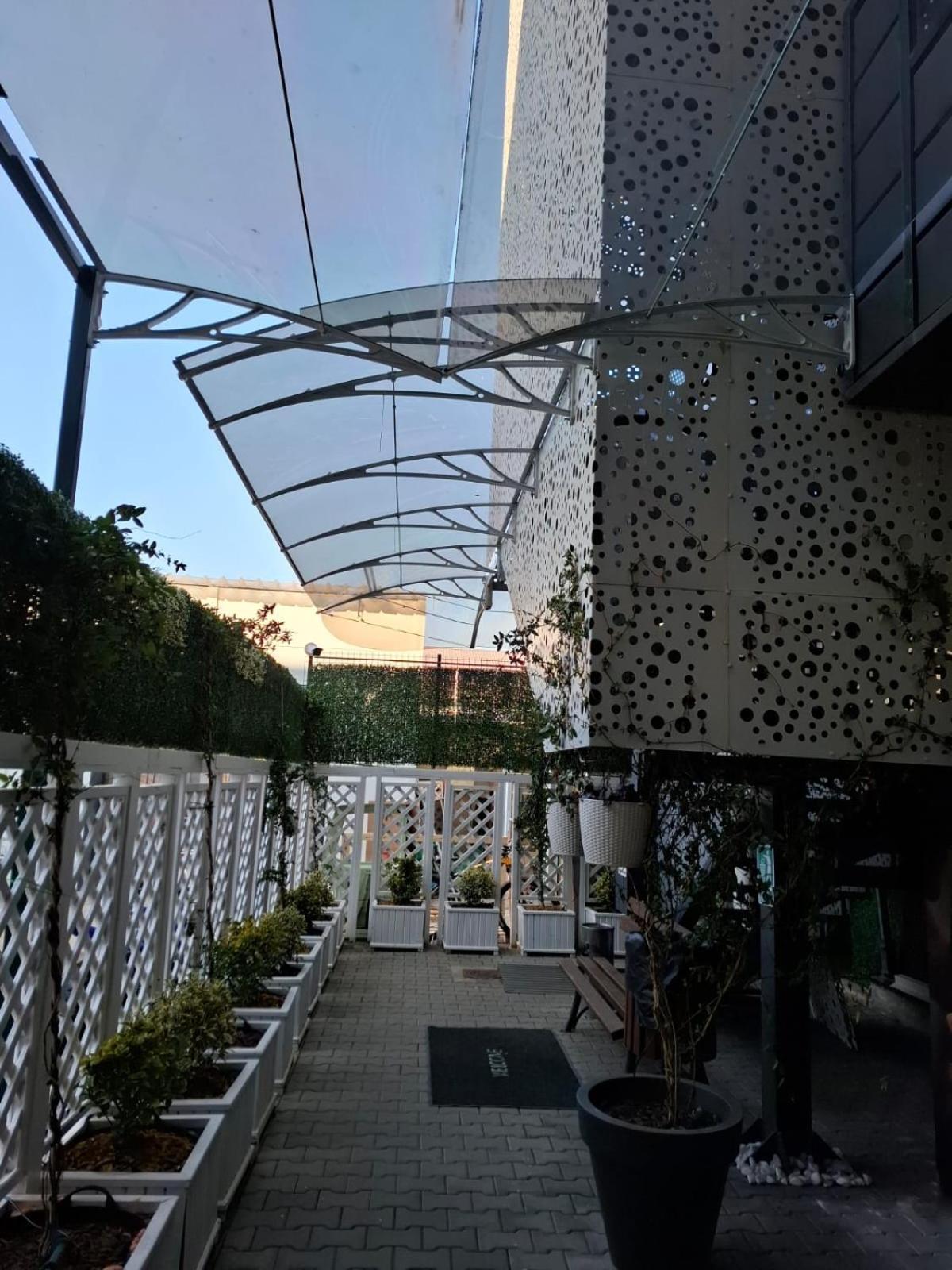 Apartments Steel Residence- Tesla Drive Experience Тімішоара Екстер'єр фото