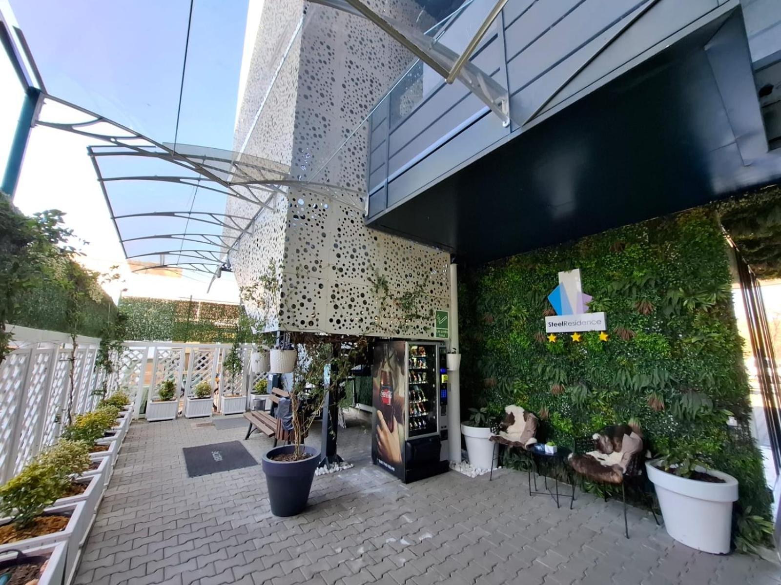 Apartments Steel Residence- Tesla Drive Experience Тімішоара Екстер'єр фото