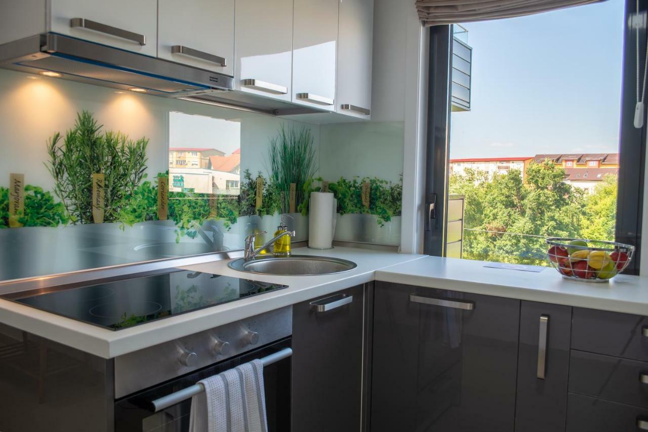 Apartments Steel Residence- Tesla Drive Experience Тімішоара Екстер'єр фото